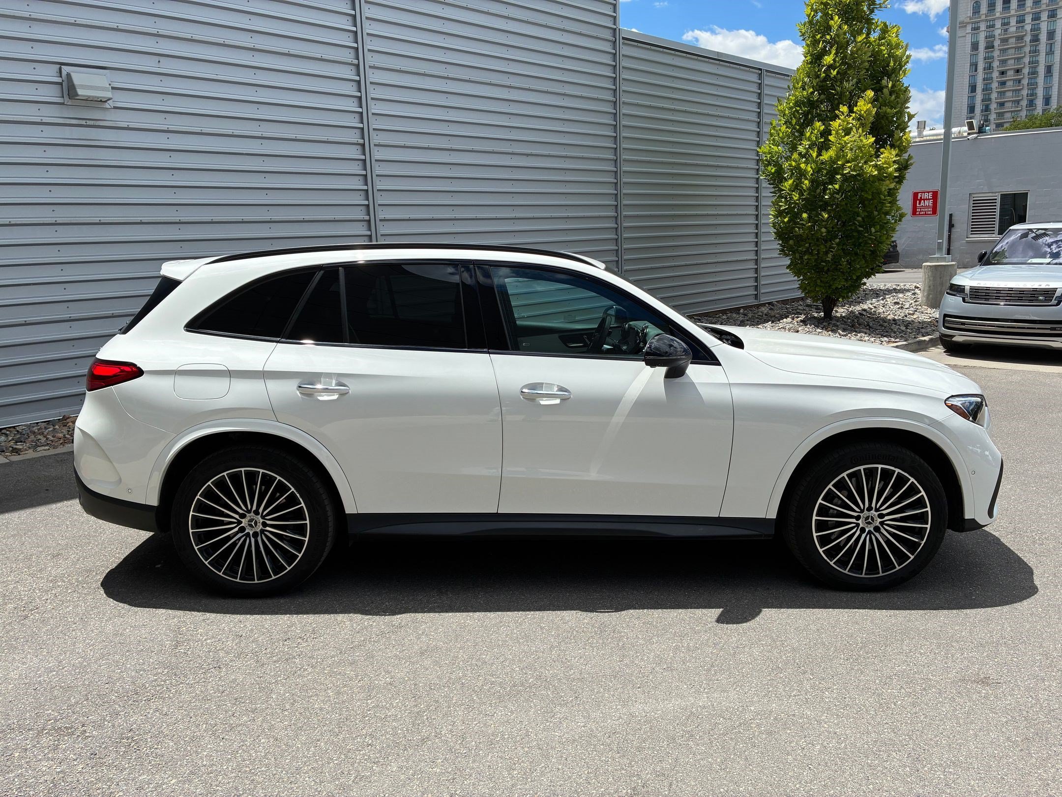 Used 2023 Polar White Mercedes-Benz GLC 300 image 2