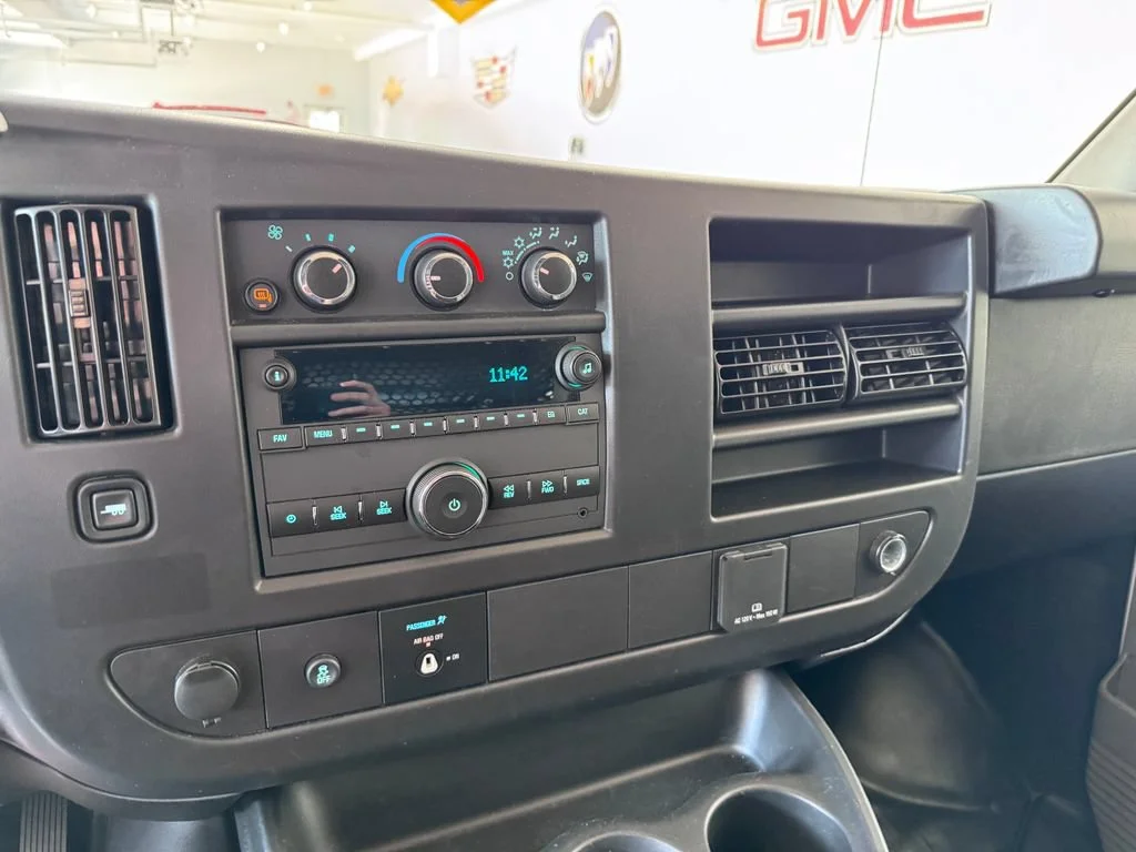 2024 Chevrolet Express Cargo Work Van - Photo 15