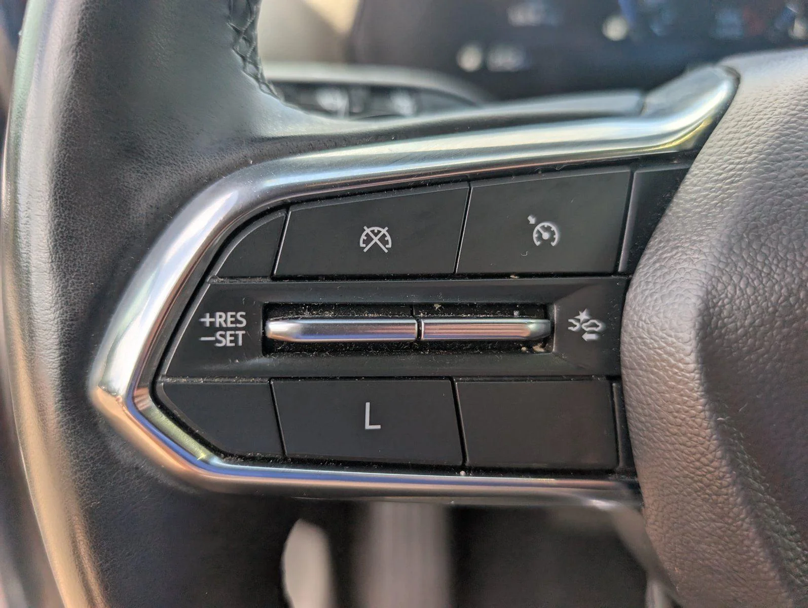 Used 2025 Lakeshore Blue Metallic Chevrolet LT image 24