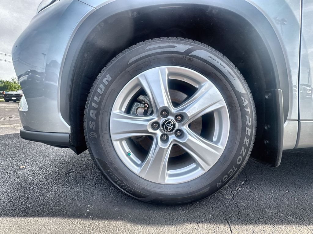 Used 2023 Silver Toyota LE image 10