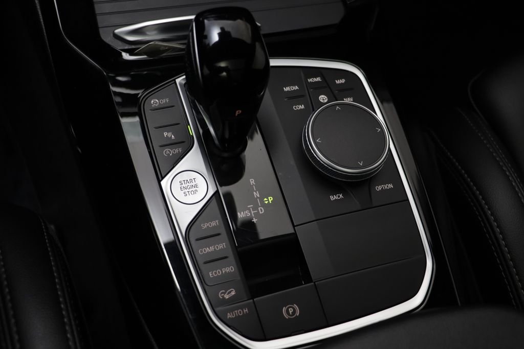 Used 2022 Black BMW xDrive30i image 11