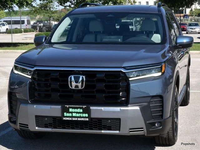 2026 Honda Pilot Touring Blackout AWD's photo