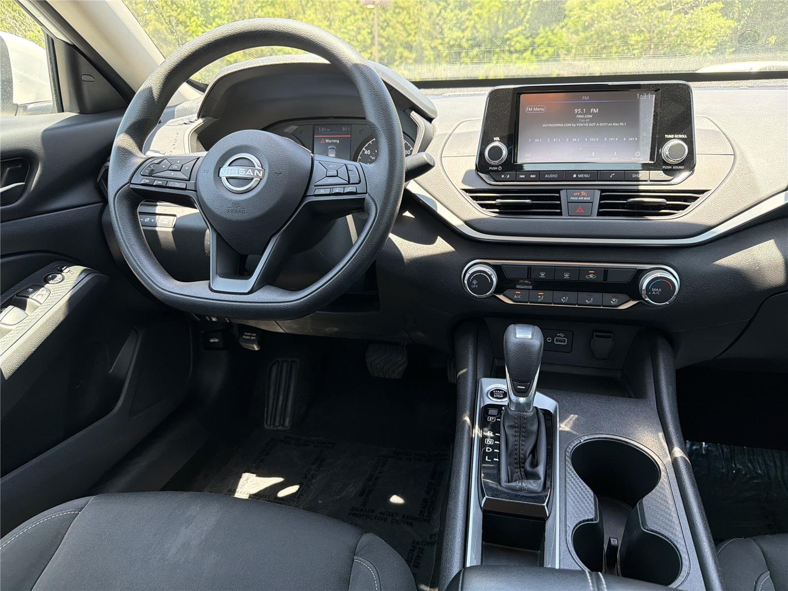 Used 2023 Glacier White Nissan 2.5 S image 3