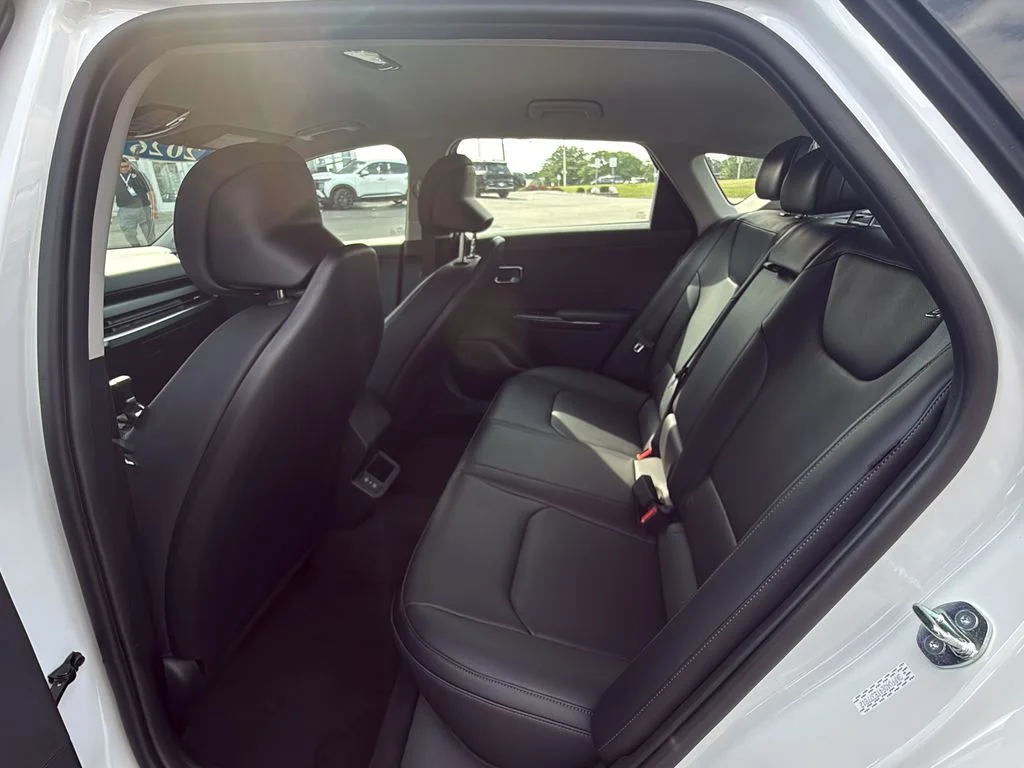 New 2026 White Kia EX image 27