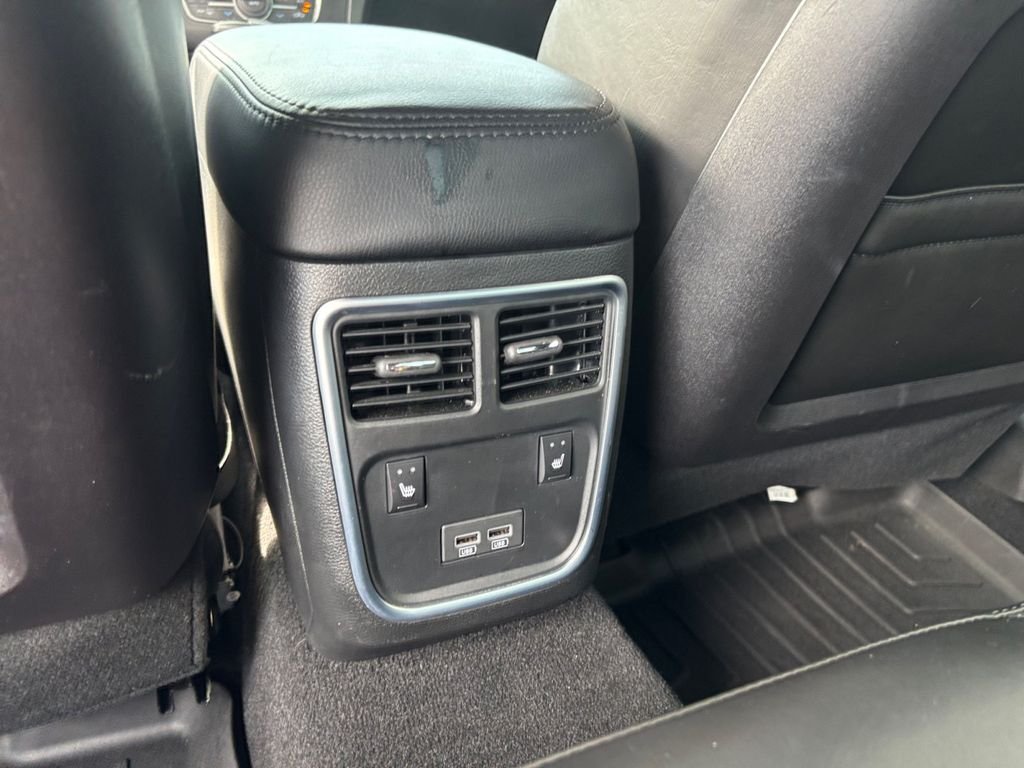 Used 2022 Gray Dodge SXT image 22