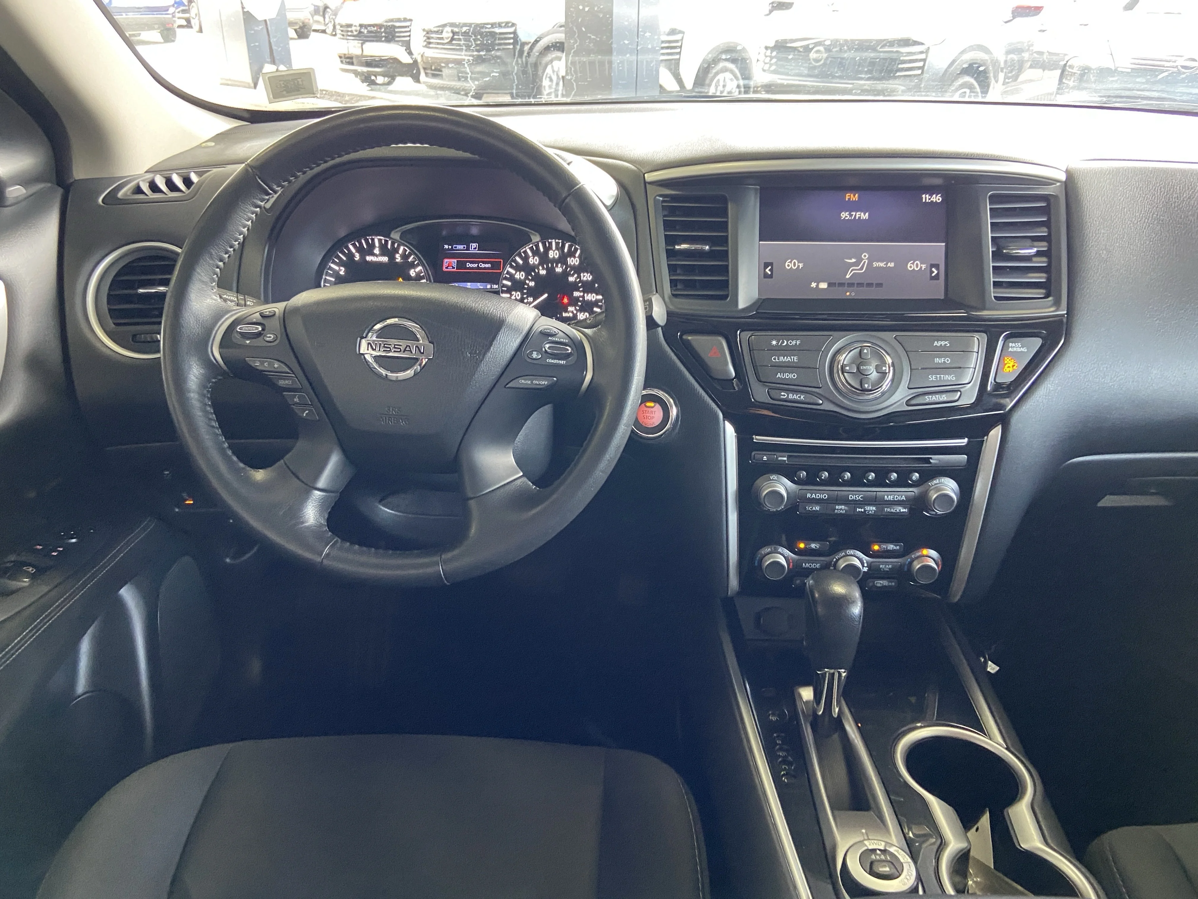 2025 Nissan Pathfinder SL - Photo 14