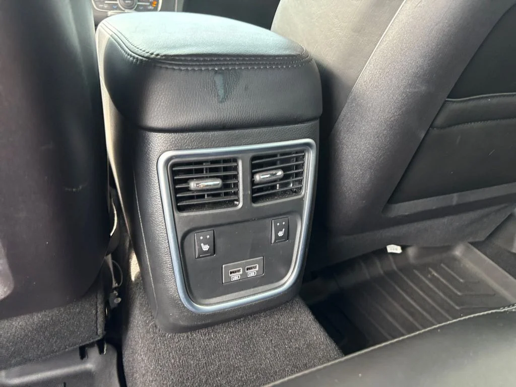 Used 2022 Gray Dodge SXT image 22