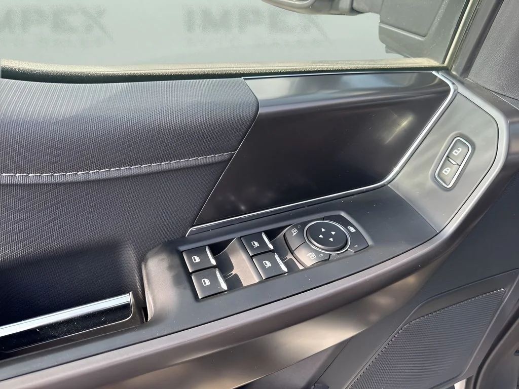 Used 2024 Gray Ford XLT image 27