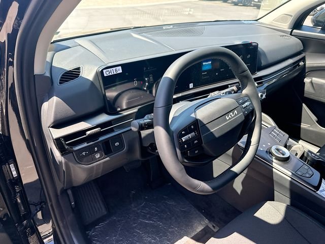 New 2026 Fusion Black Kia LX image 9