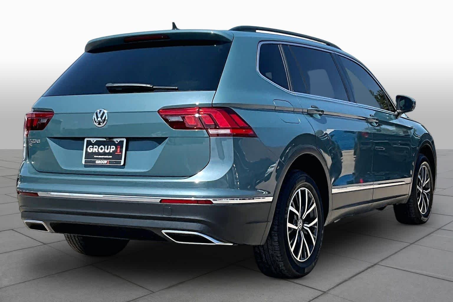 Used 2020 Stone Blue Metallic Volkswagen SE image 13