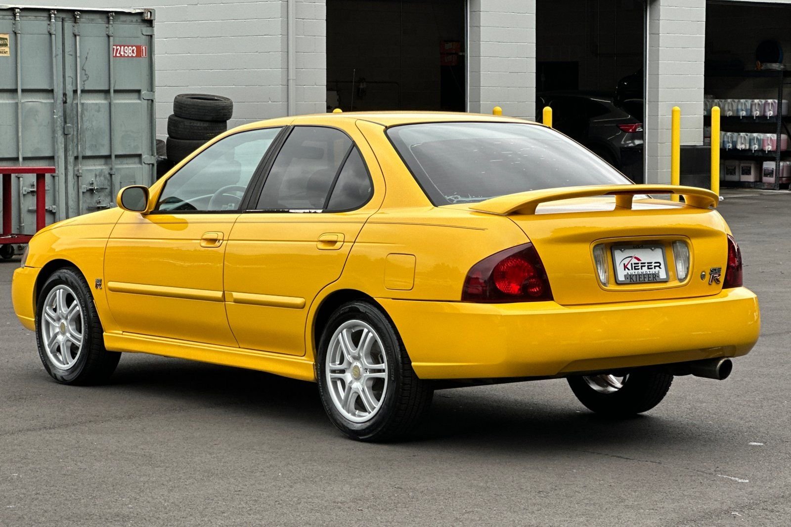 Used 2006 Yellow Nissan SE-R image 6