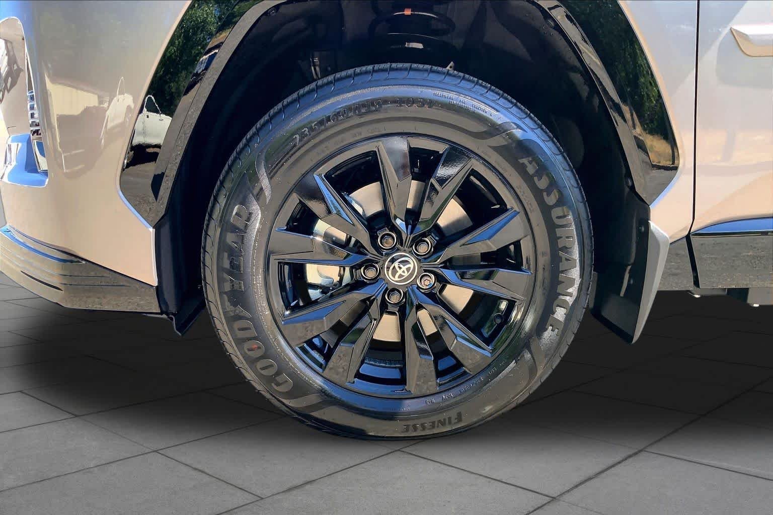 New 2026 Meteor Shower Toyota SE image 11