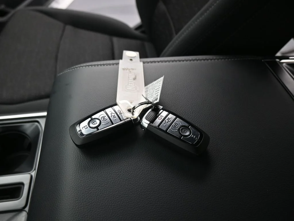 New 2026 Oxford White Ford XLT image 17
