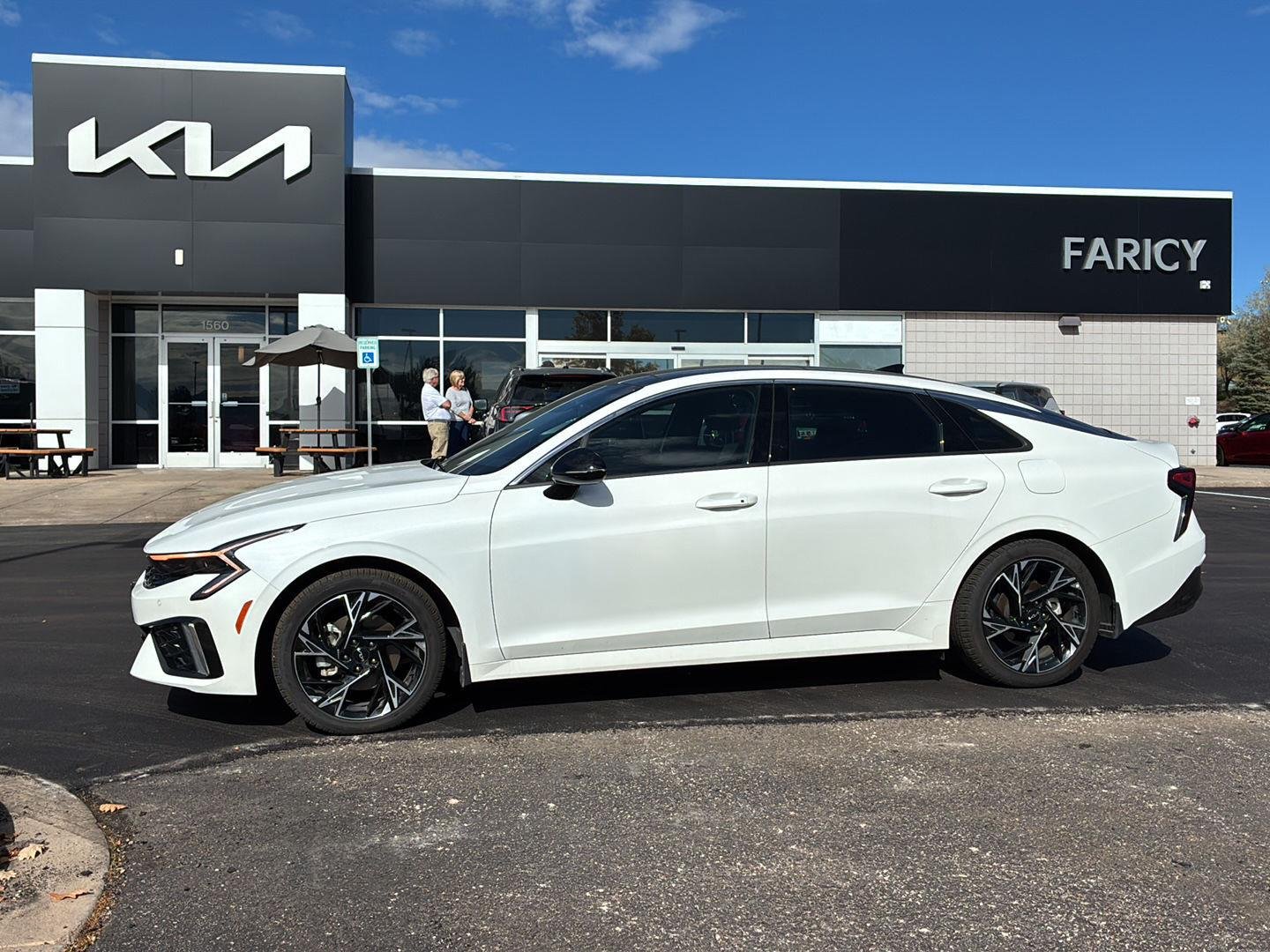 Used 2025 Snow White Pearl Kia GT-Line image 1