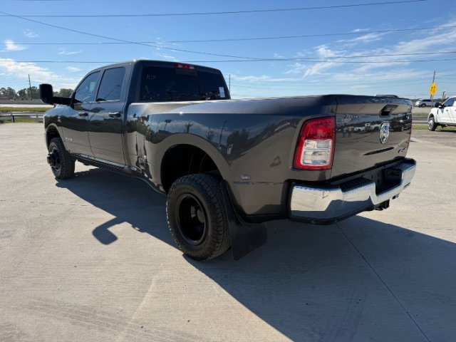 Used 2022 Granite Crystal Metallic Clearcoat Ram Tradesman image 3