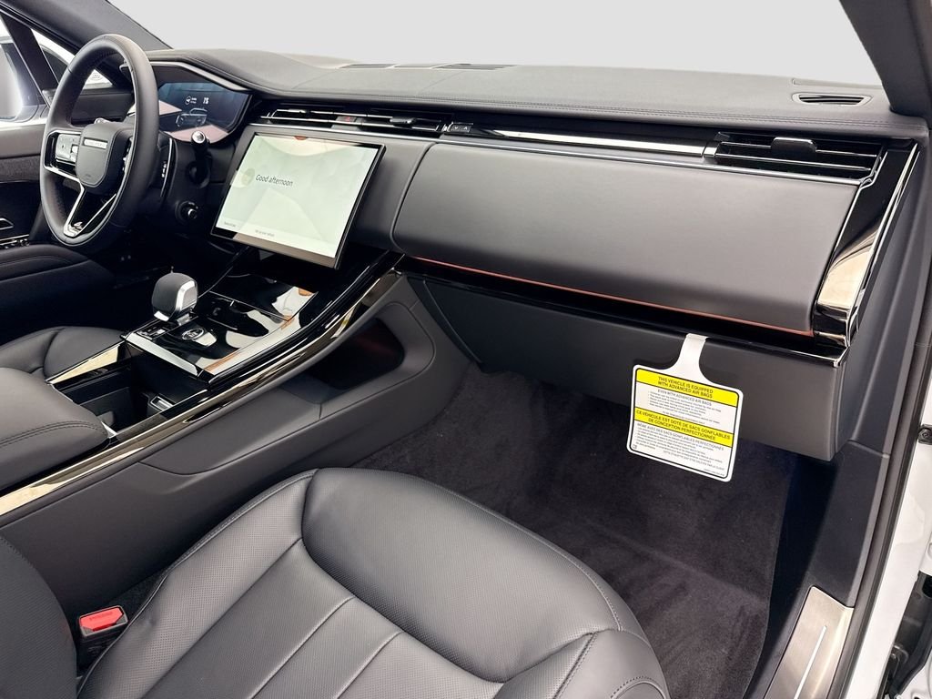 New 2026 Fuji White Land Rover Dynamic SE image 16