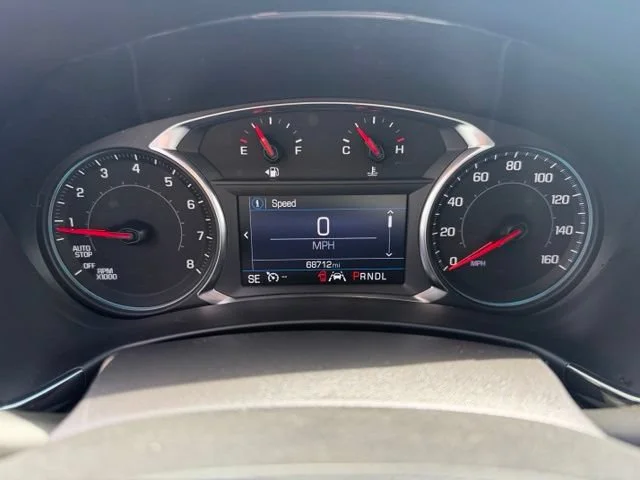 Used 2022 Blue Glow Metallic Chevrolet RS image 21