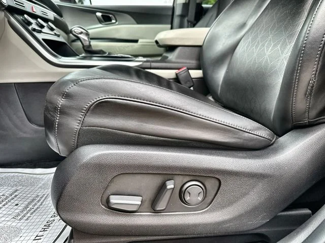 Used 2023 Red Kia LX Seat Package image 16