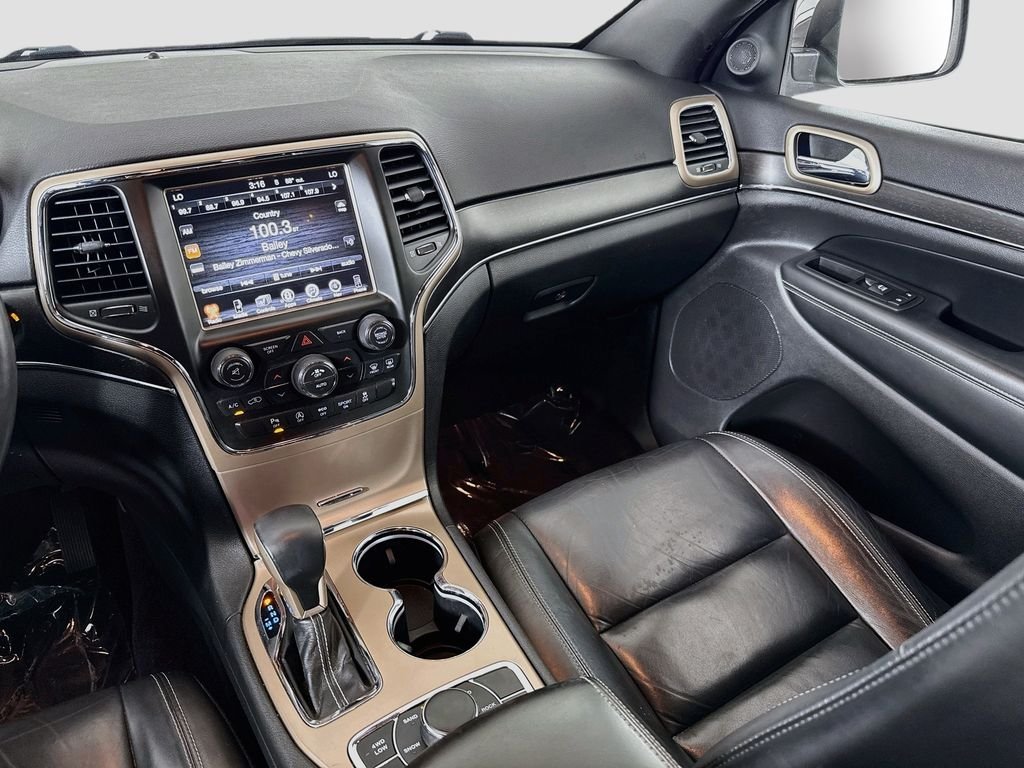 Used 2017 White Jeep Limited image 22