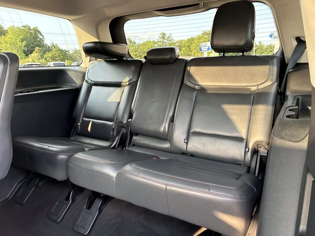 Used 2025 Oxford White Ford Active image 18