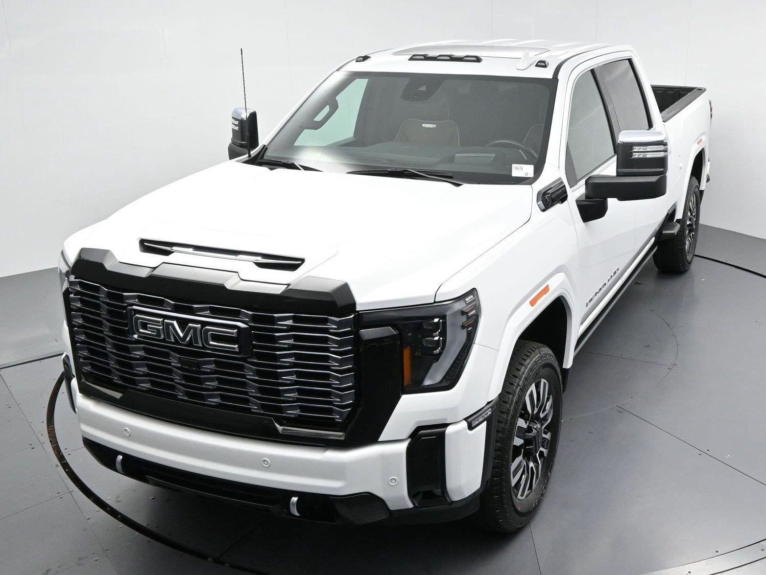 Used 2025 Summit White GMC Denali Ultimate image 39