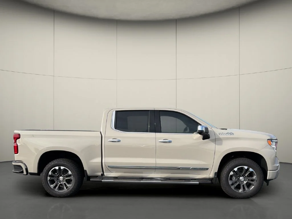 New 2026 White Sands Chevrolet High Country image 8