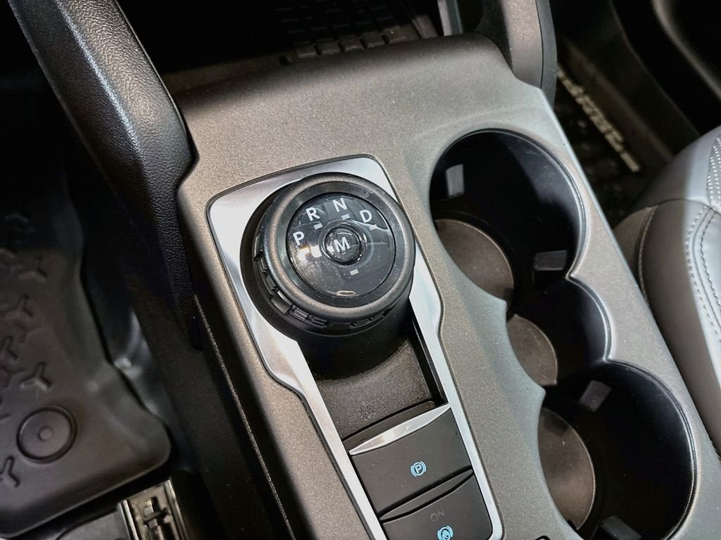 Used 2025 White Ford Badlands image 17