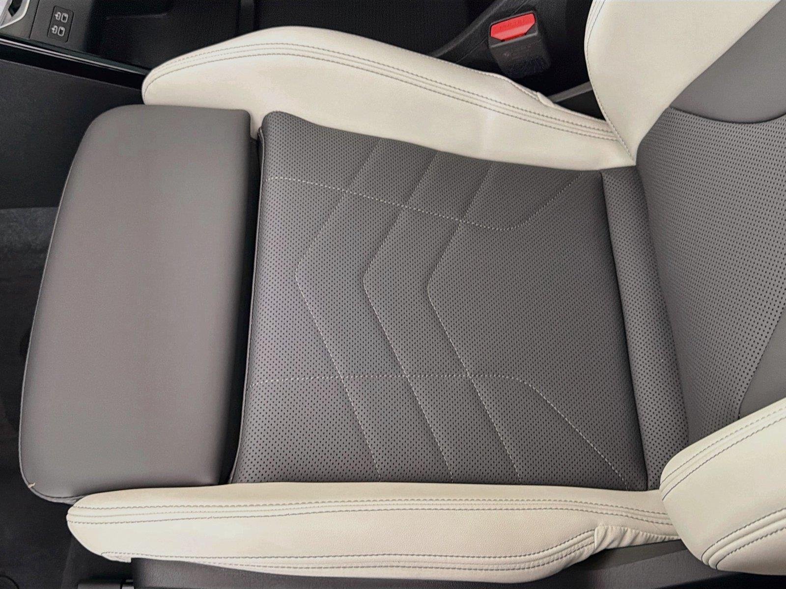 New 2027 Mineral White Metallic BMW xDrive28i image 18