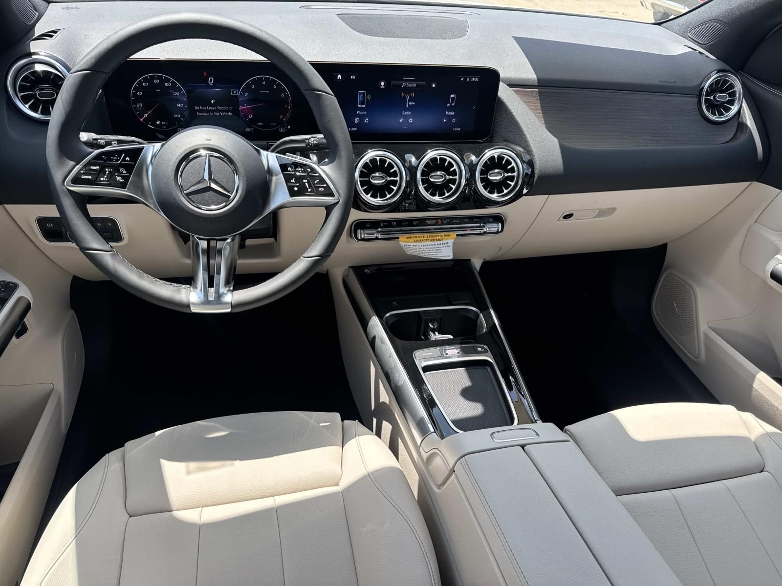 New 2026 White Mercedes-Benz GLA 250 image 9