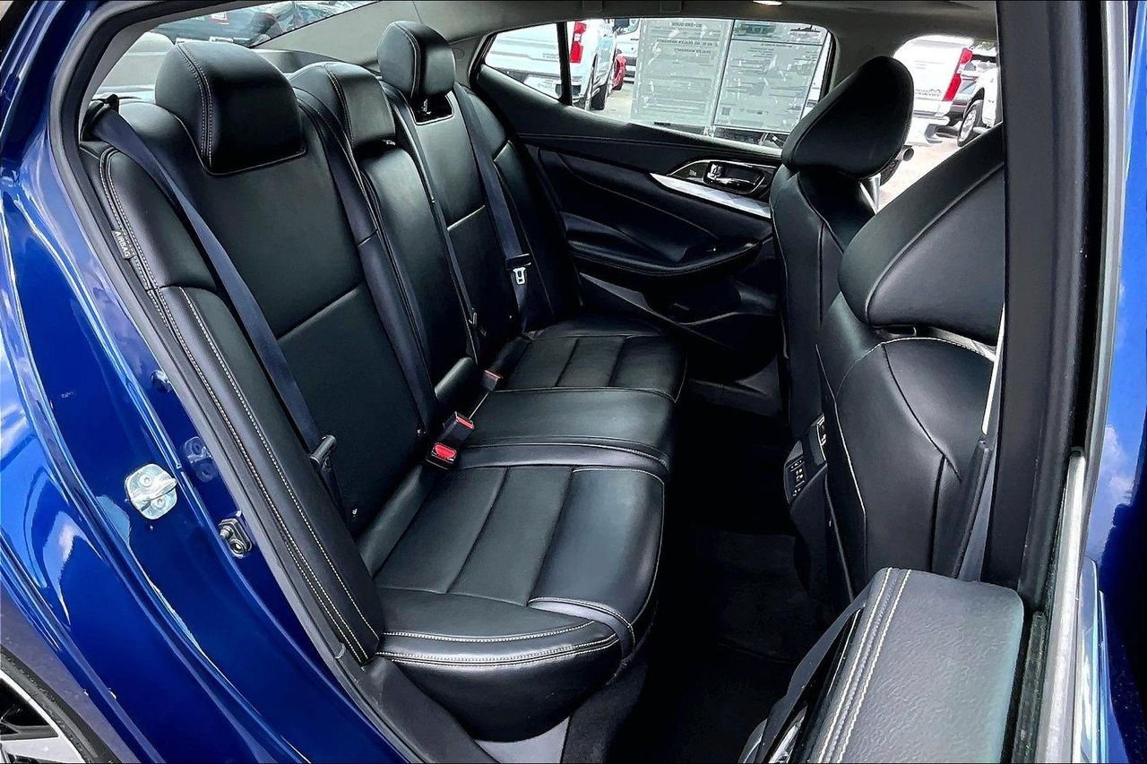 Used 2023 Deep Blue Pearl Nissan SL image 27
