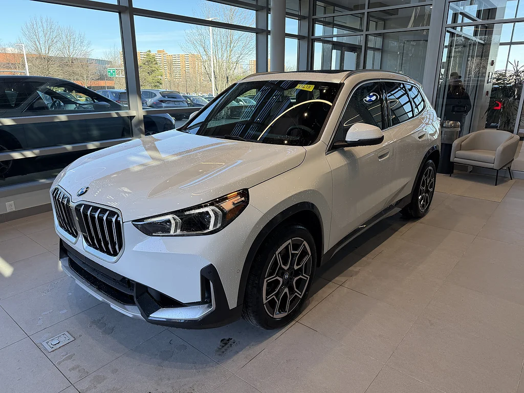 New 2026 Alpine White BMW xDrive28i image 3