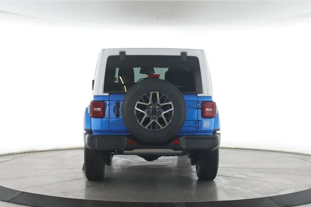 New 2026 Hydro Blue Pearl-Coat Exterior Paint Jeep Sahara image 11