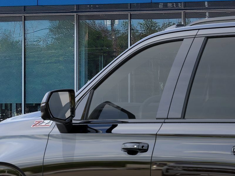 2026 Chevrolet Suburban Z71 - Photo 12