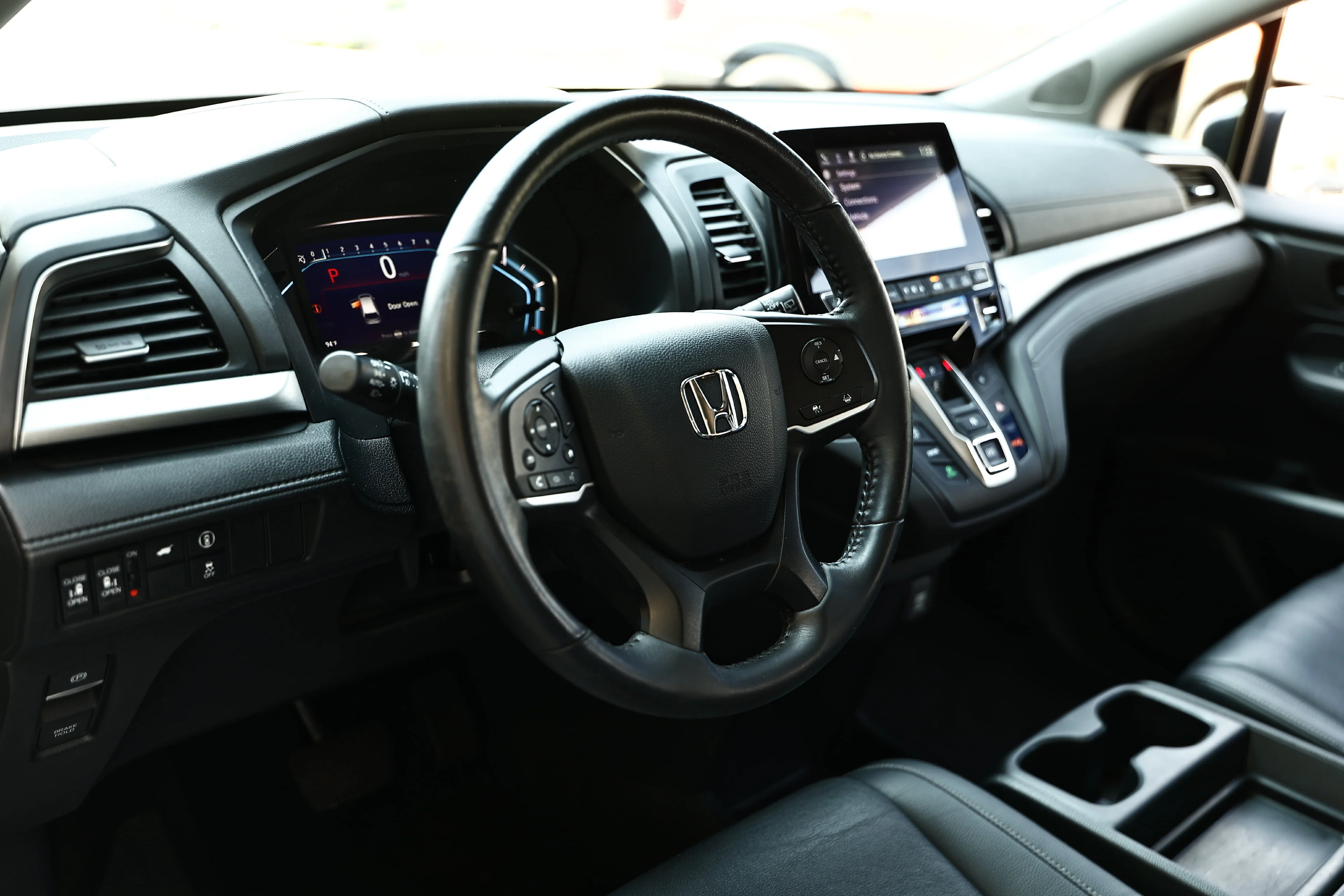 Used 2024 Platinum White Pearl Honda EX-L image 18
