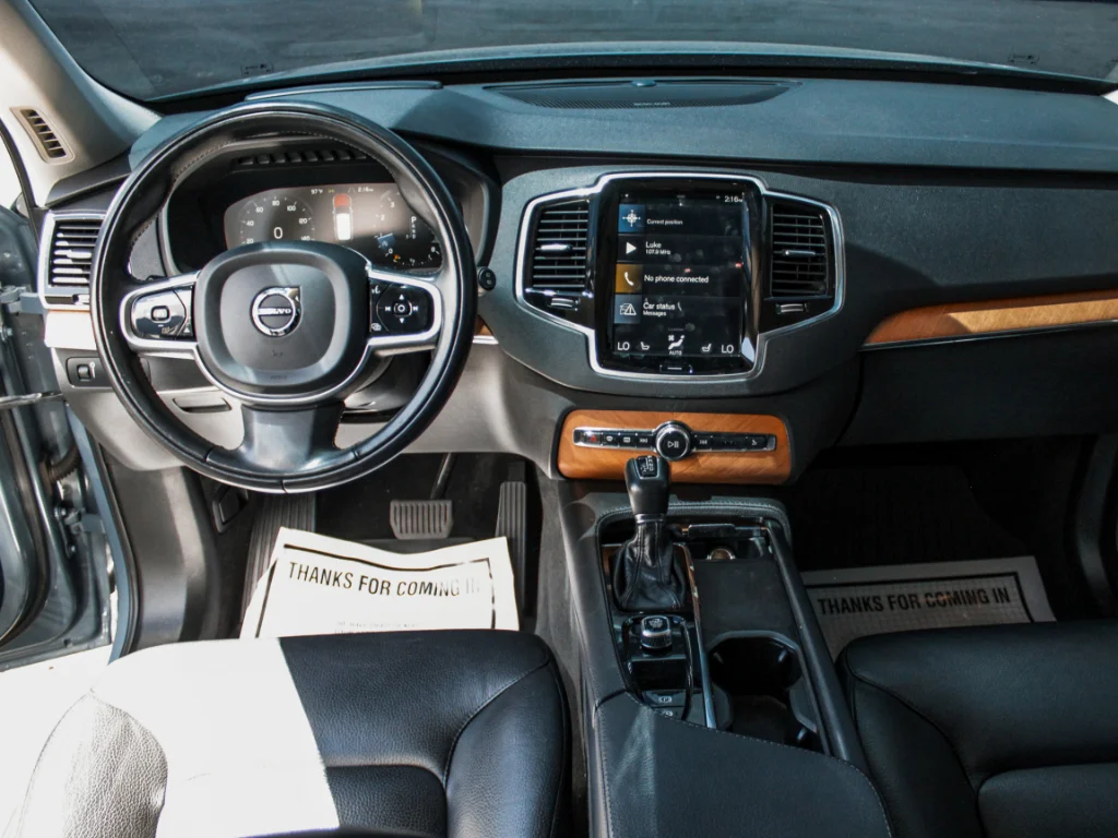 Used 2022 Thunder Grey Metallic Volvo Momentum image 24