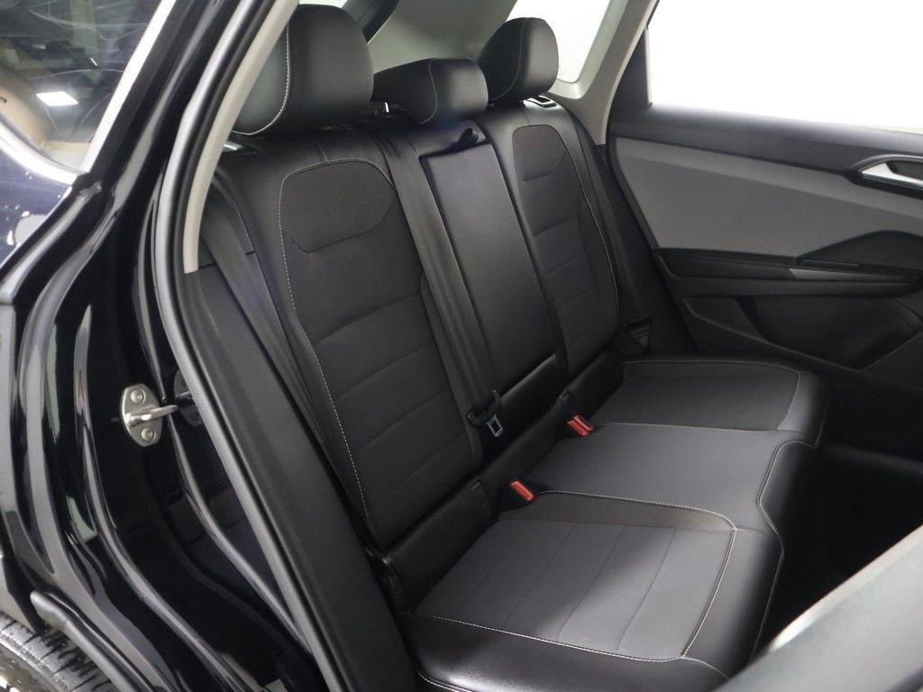 Used 2023 Black Volkswagen 1.5T SE image 32