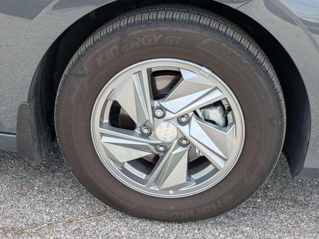 New 2026 Gray Hyundai SE image 11