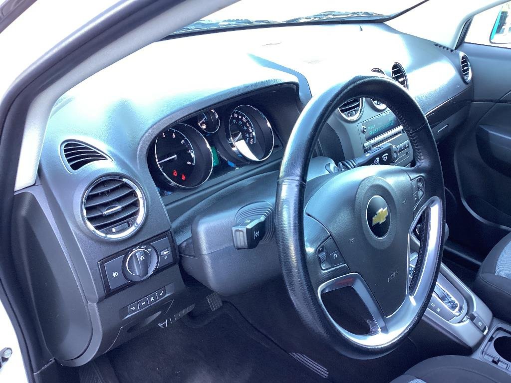 Used 2014 Arctic Ice Chevrolet LS image 9