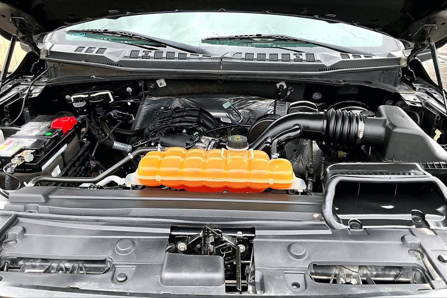 Used 2015 Magnetic Metallic Ford XL image 32