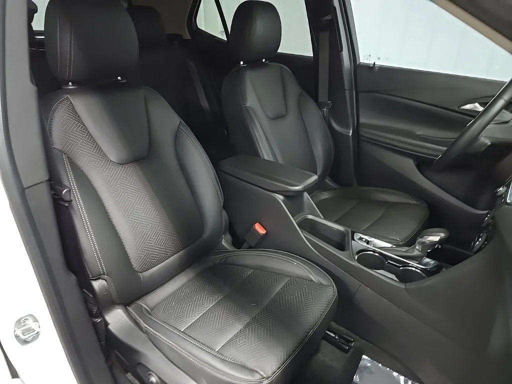Used 2022 White Buick Essence image 15