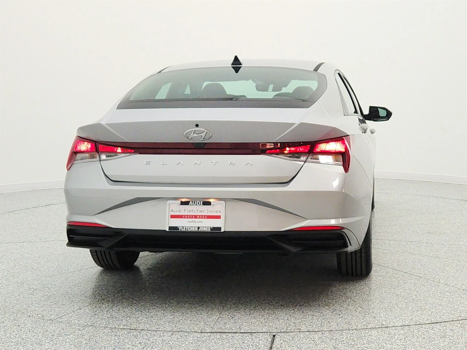 Used 2021 Shimmering Silver Pearl Hyundai SEL IVT image 6