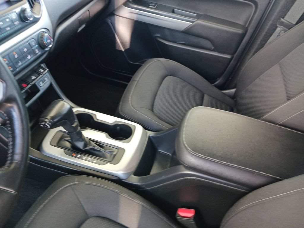 Used 2018 SILVER ICE METALLIC Chevrolet 4WD LT image 11