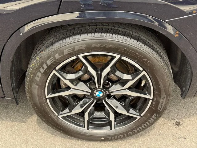 Used 2023 Carbon Black Metallic BMW xDrive30i image 10
