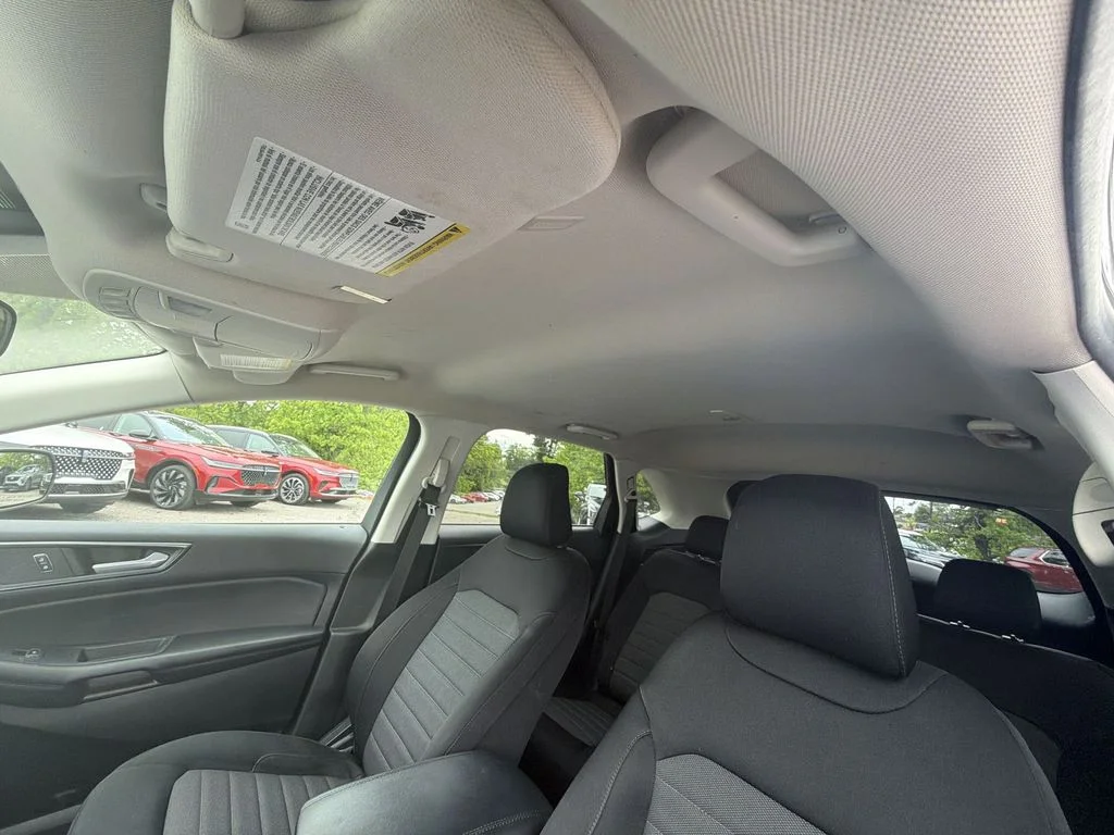 Used 2022 Gray Ford SE image 21