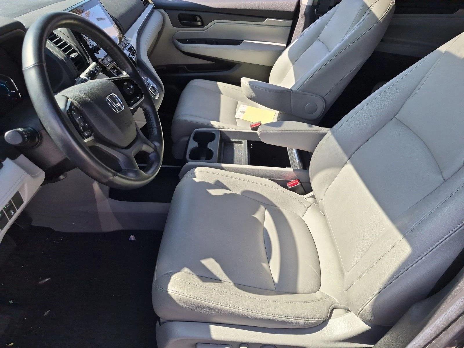 Used 2019 Silver/Gray Honda EX-L w/Navi/RES image 14
