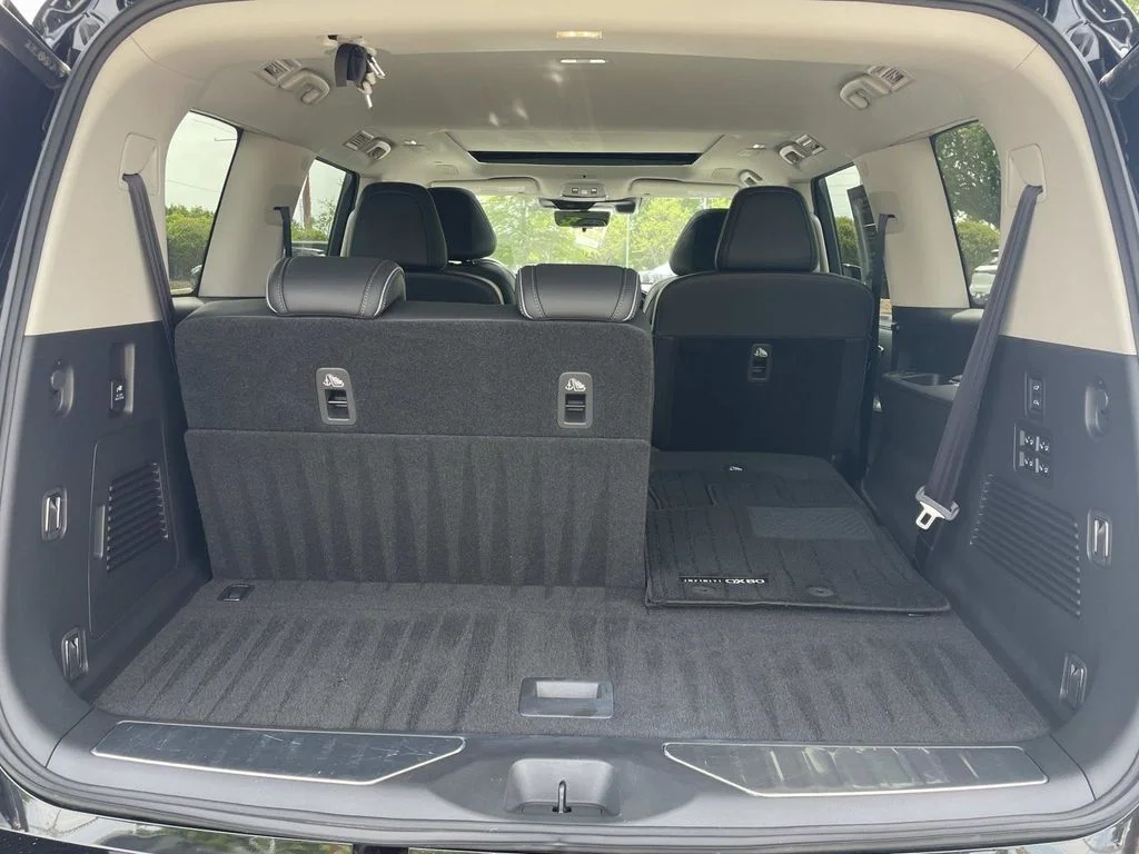 Used 2025 Black INFINITI SENSORY image 8