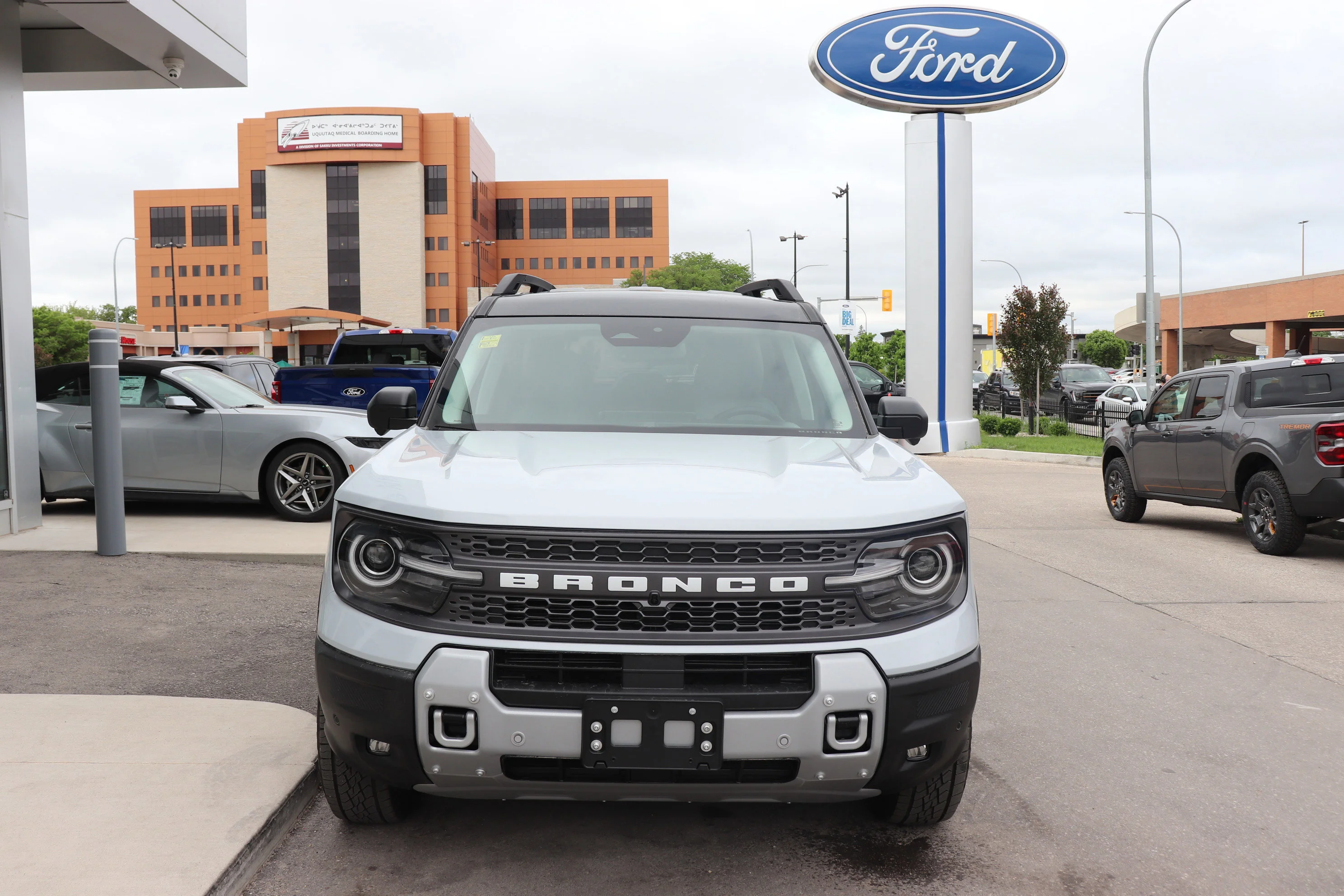 New 2026 SPACE WHITE METALLIC Ford Badlands image 2
