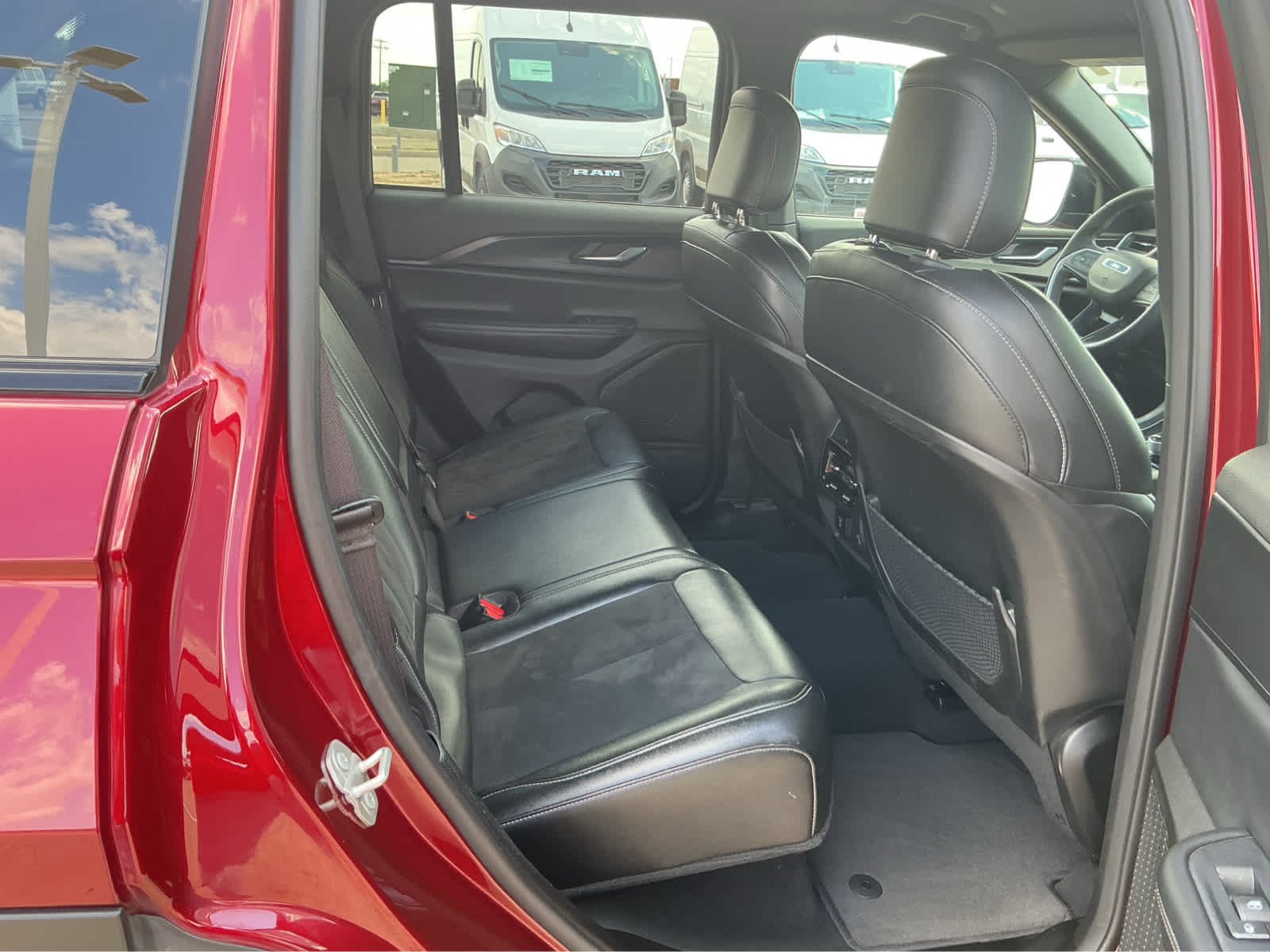 Used 2024 Velvet Red Pearlcoat Jeep Altitude image 17