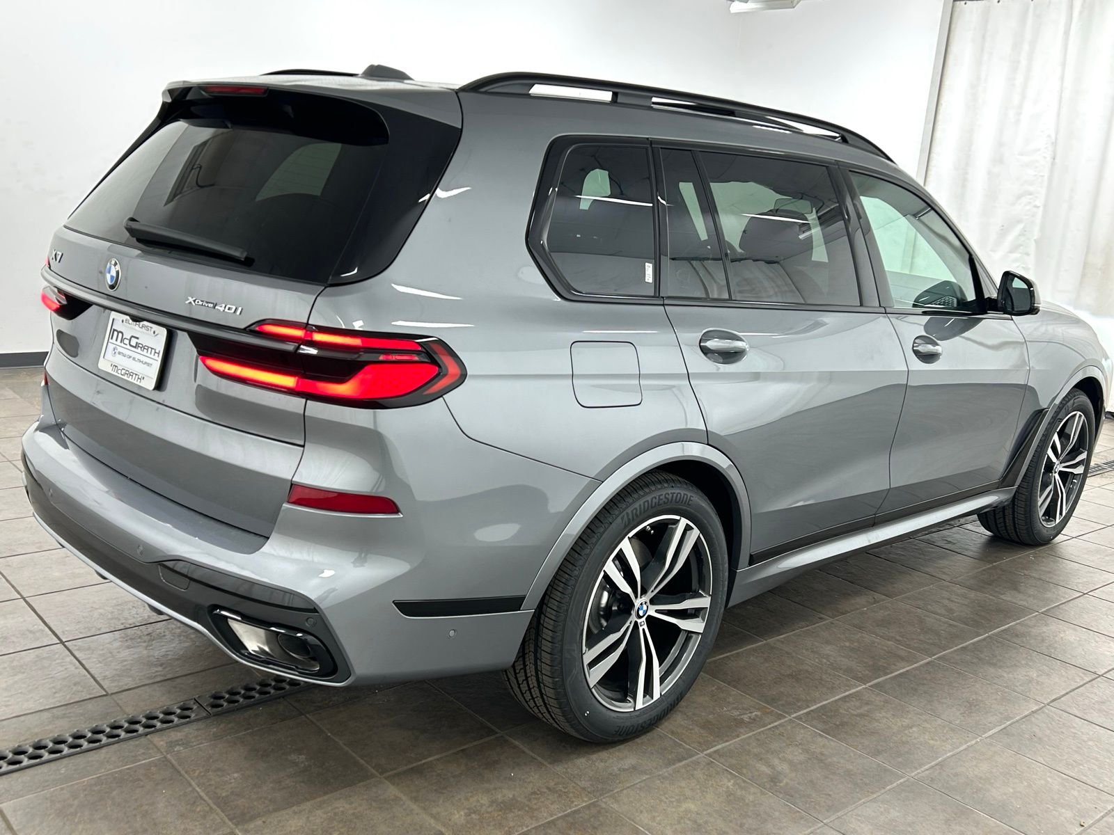 New 2026 Skyscraper Grey Metallic BMW xDrive40i image 7