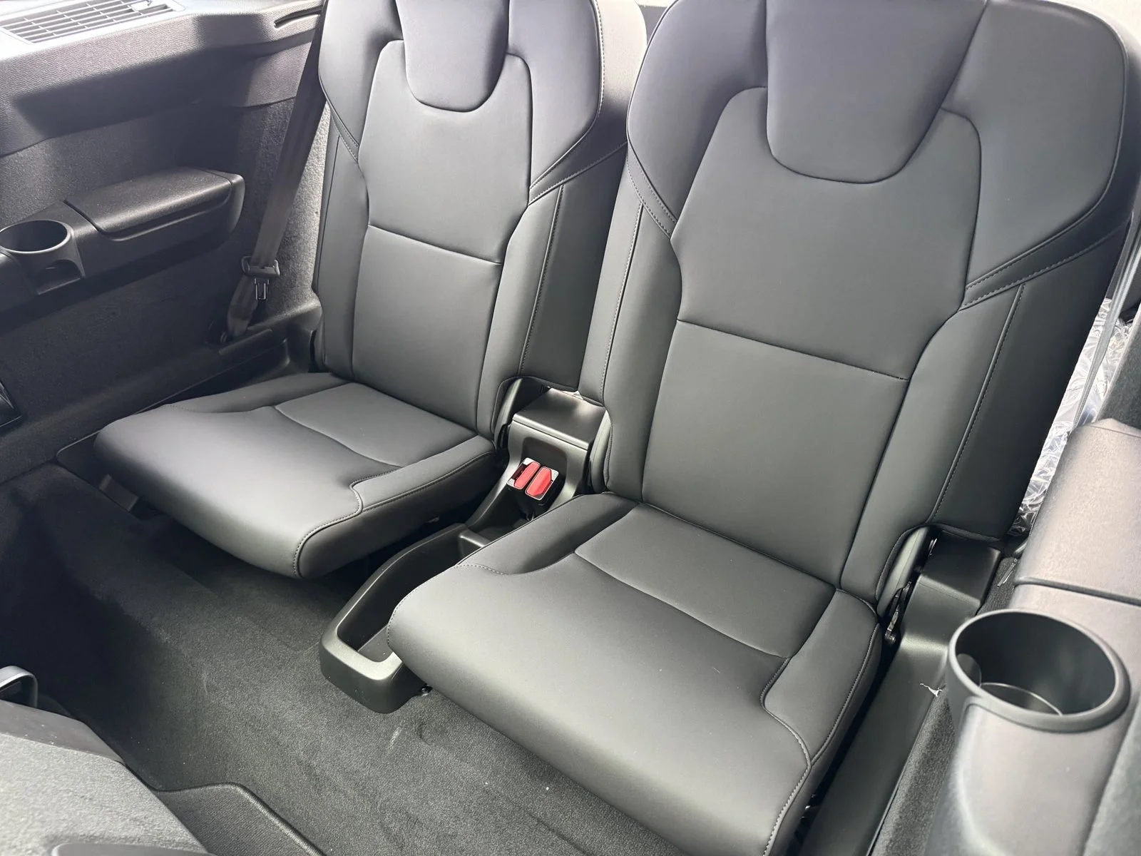New 2026 Gray Volvo T8 Plus image 16